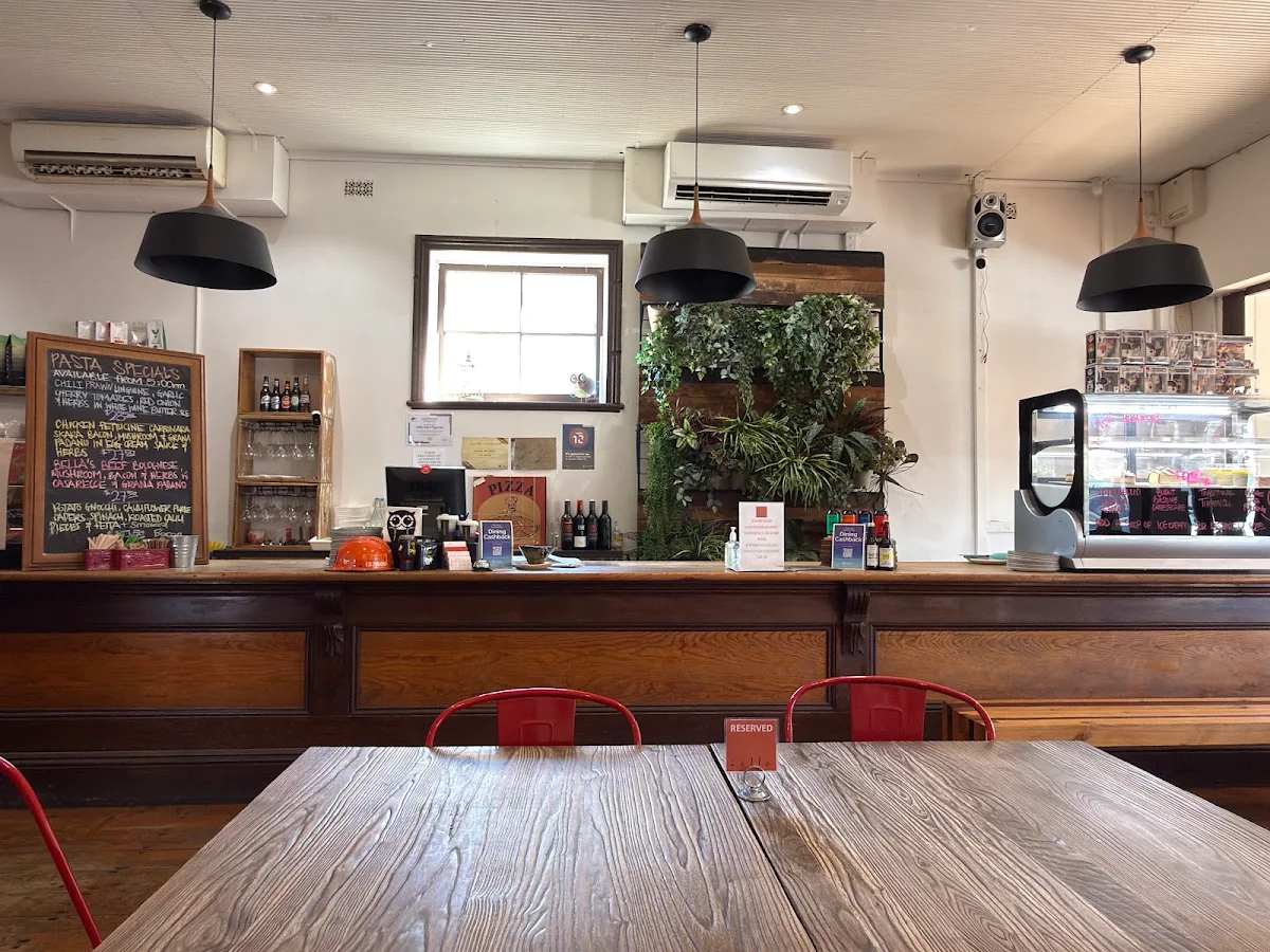 Vibe, Bella Cafe & Pizza Bar