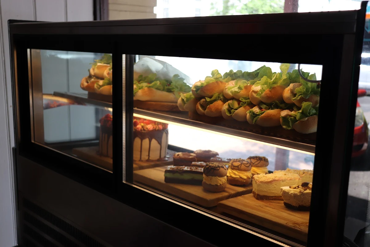Vibe, Bella Cafe & Pizza Bar