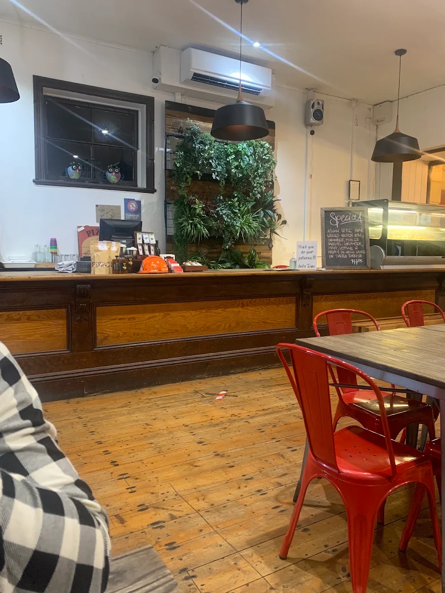 Vibe, Bella Cafe & Pizza Bar