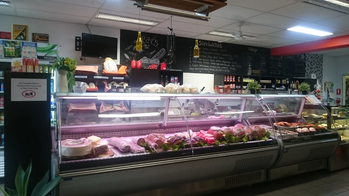 Vibe, Mia's Deli Cafe