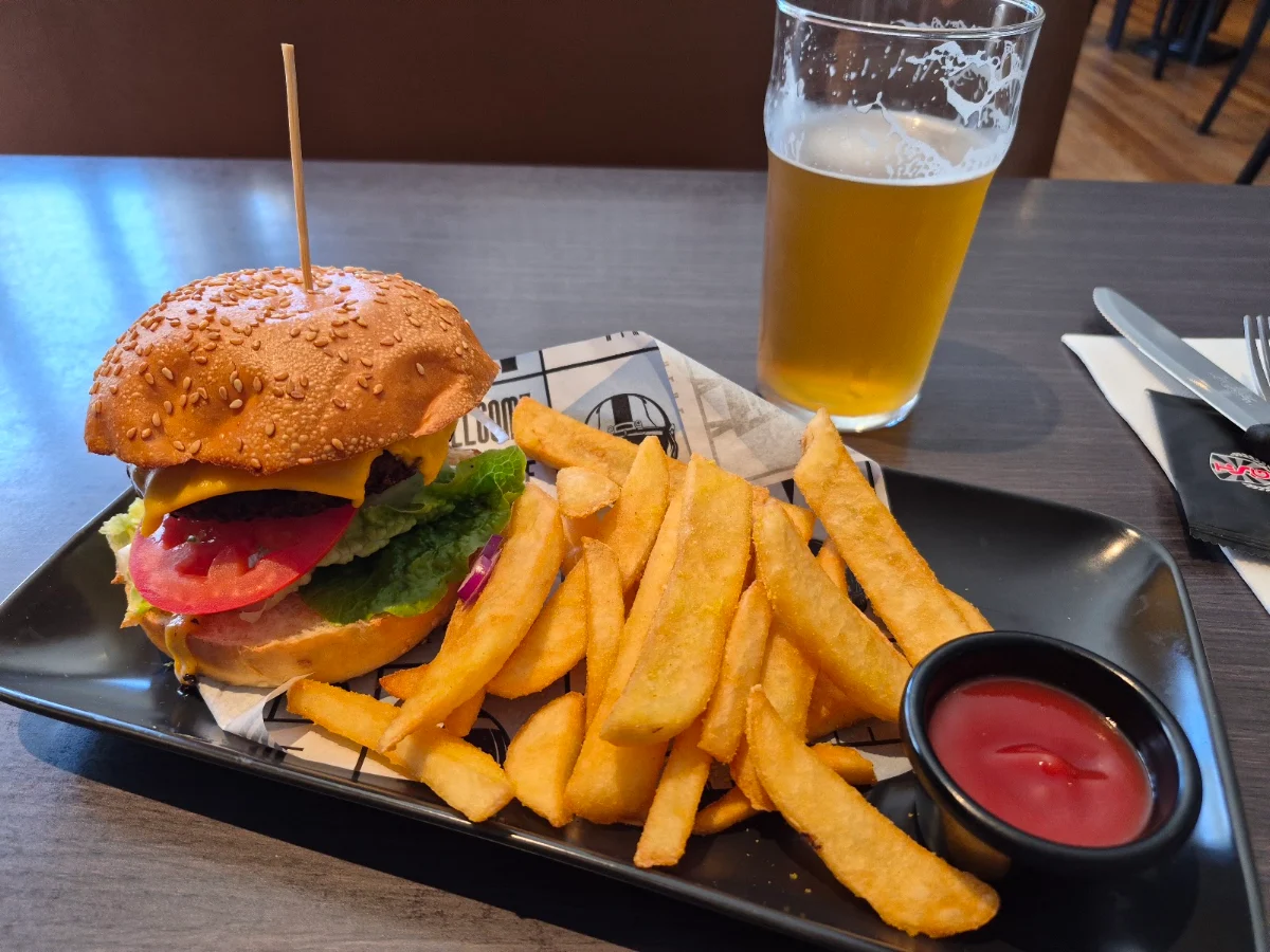 Food & drink, The Sporting Globe Bar & Grill Geelong