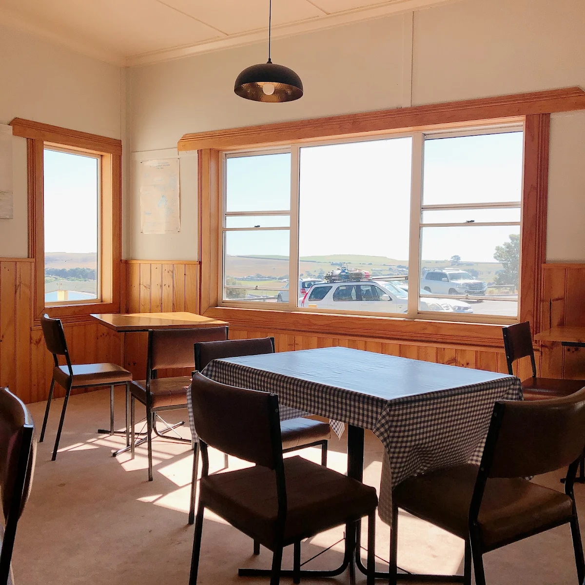 Vibe, Nut Rock Cafe Stanley