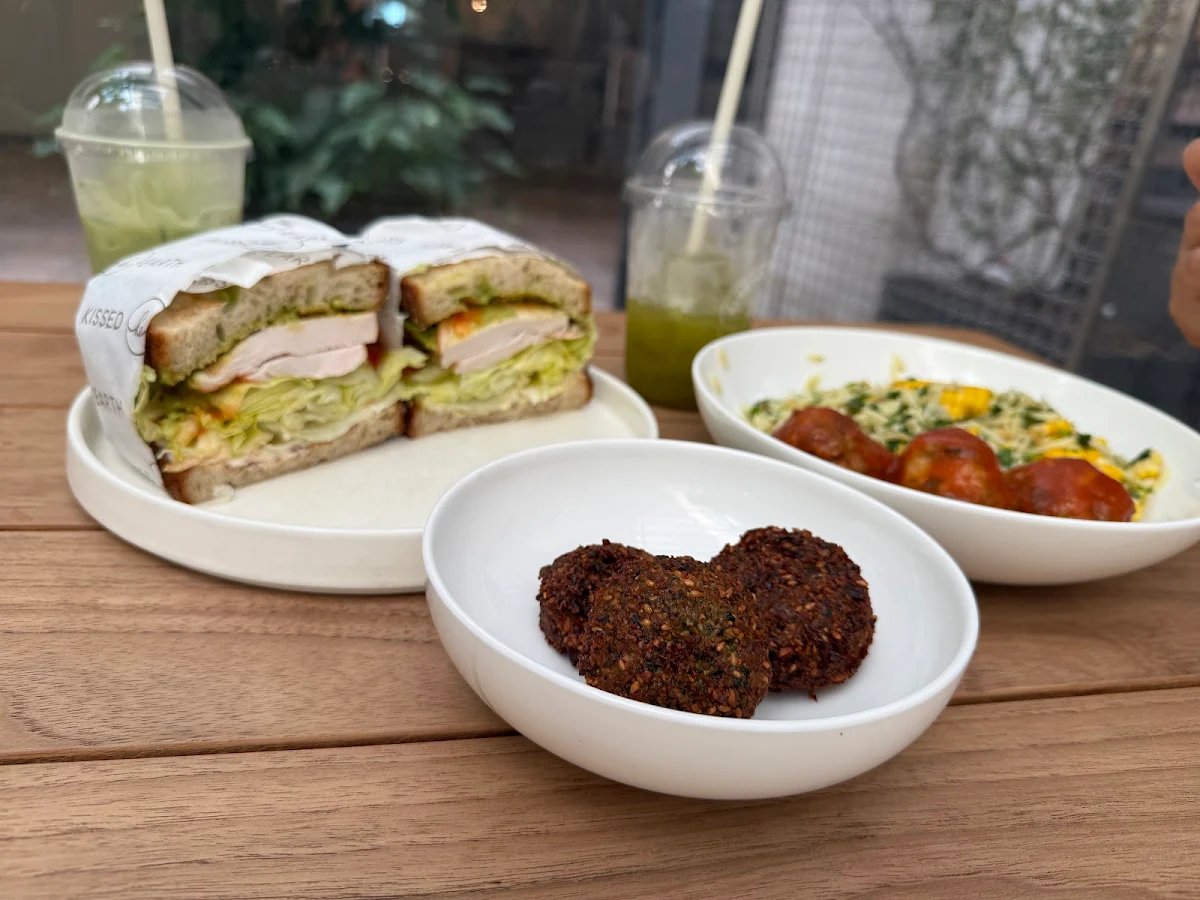 Food & drink, Kissed Earth