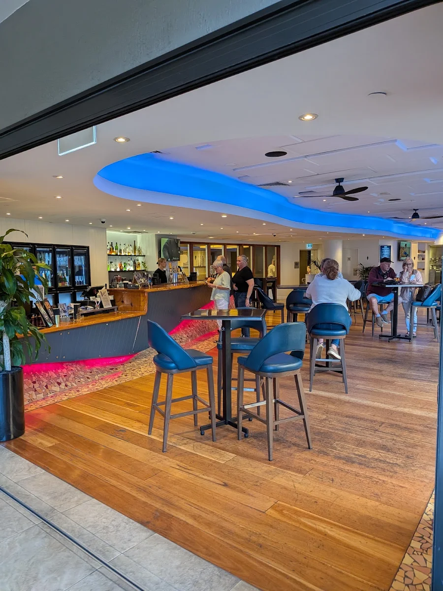 Vibe, CBD | Cafe Bar Dining
