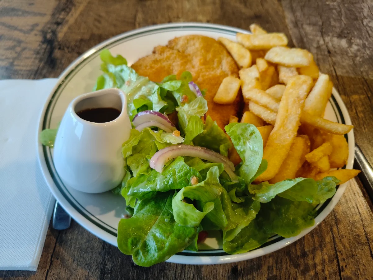 Food & drink, The Dederang Hotel