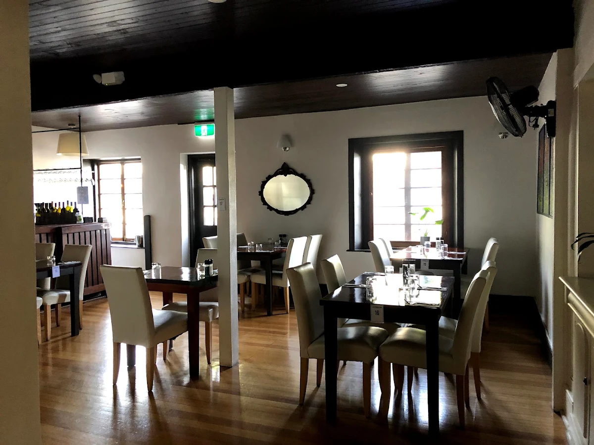 Vibe, Caledonian Inn
