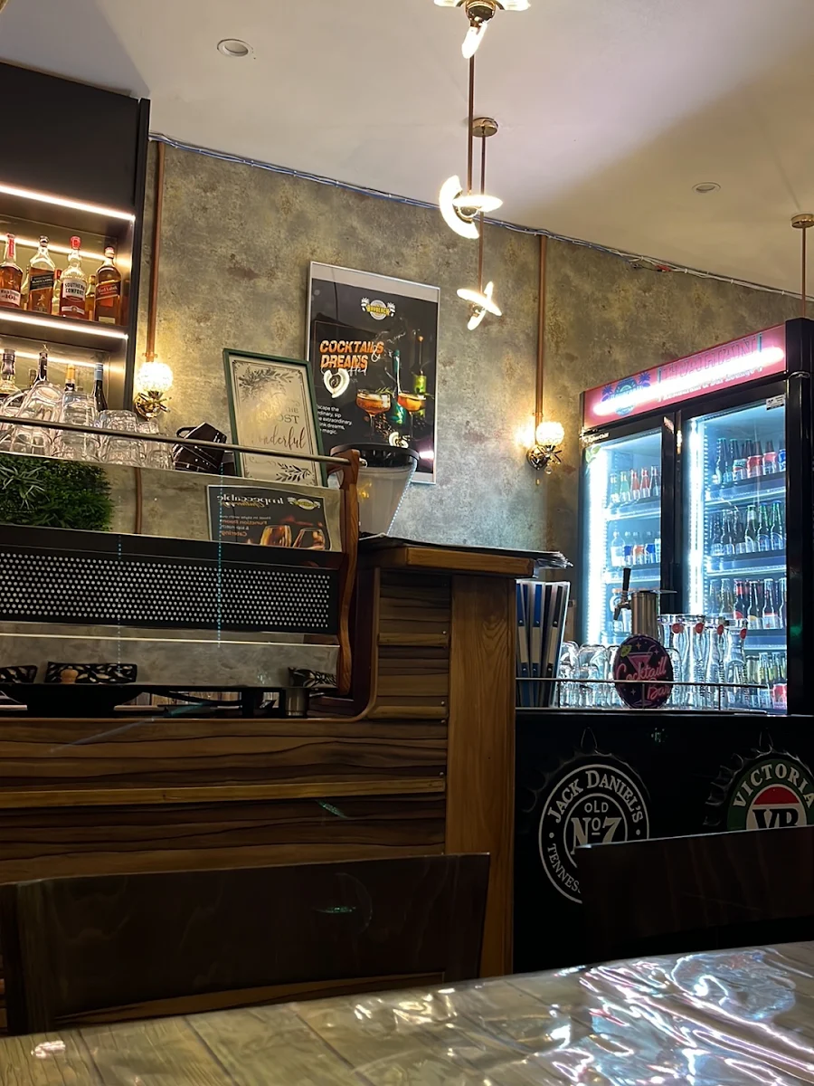 Vibe, Baybeach Italian Restaurant & Bar Lounge