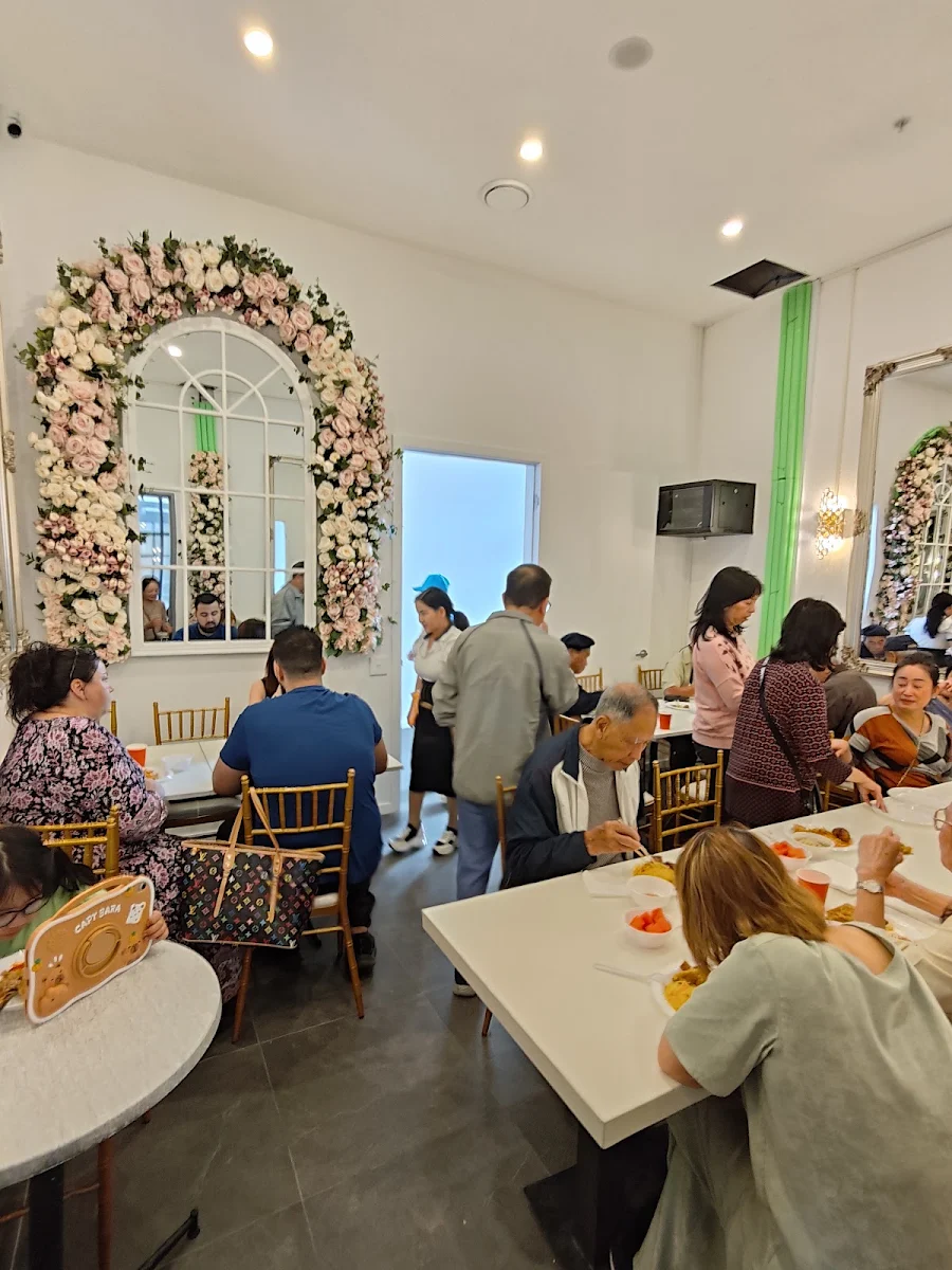 Vibe, CO BONG KITCHEN AUTHENTIC VIETNAMESE BUFFET