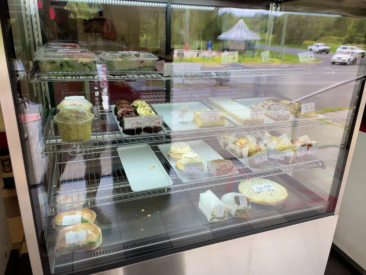 Vibe, Uncle Tom's Pies