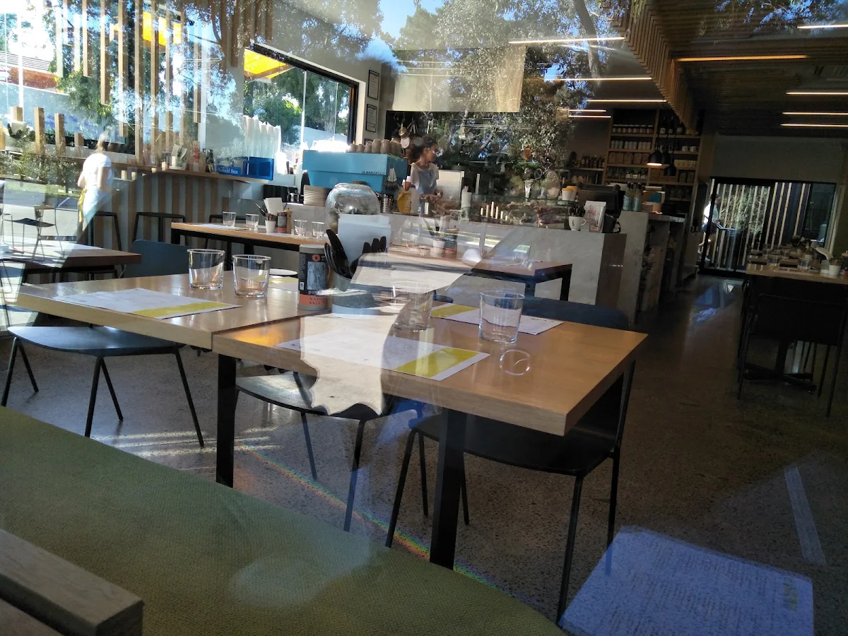 Vibe, Down The Rabbit Hole Cafe