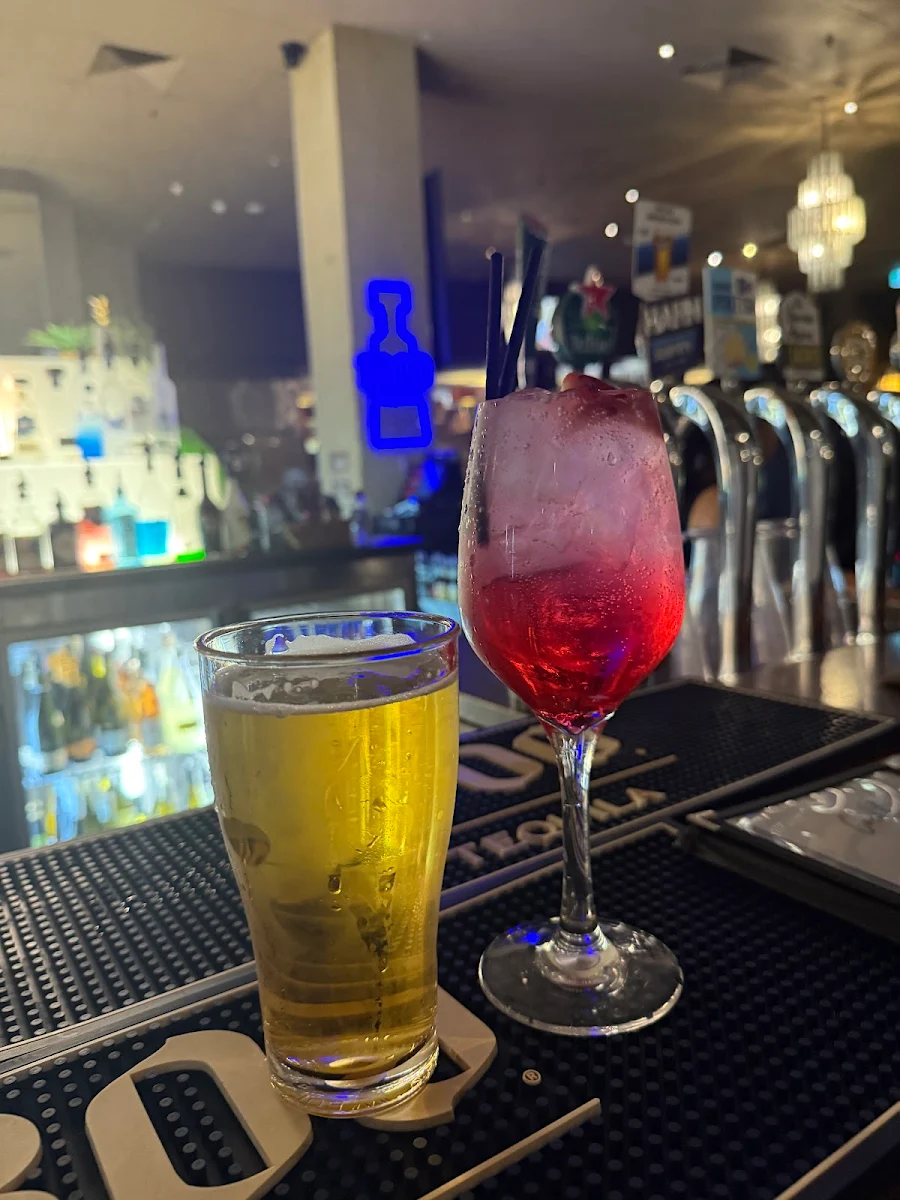 Food & drink, Shark Hotel