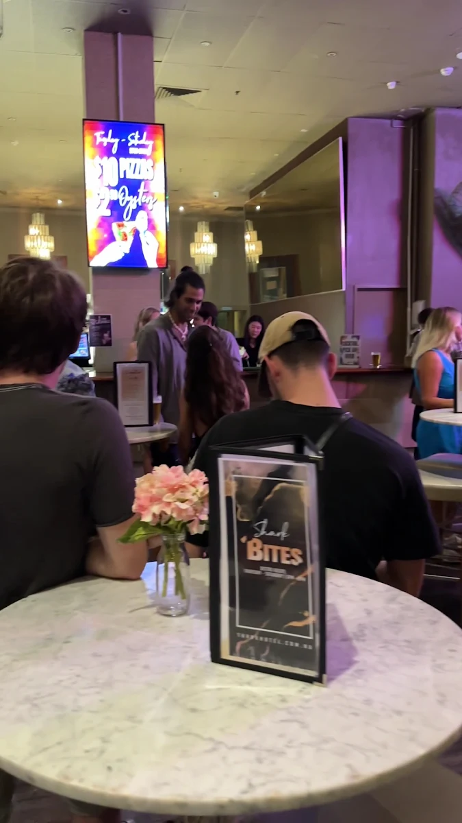 Vibe, Shark Hotel