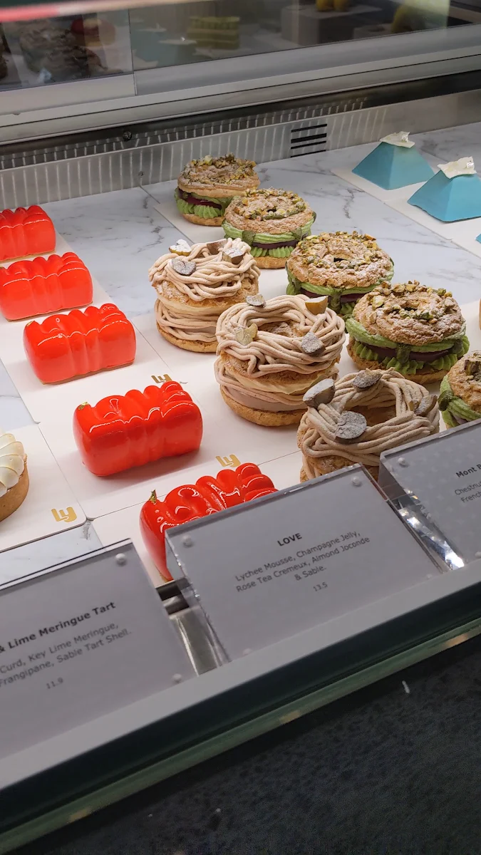 Menu, Le Yeahllow - Cake Shop South Yarra