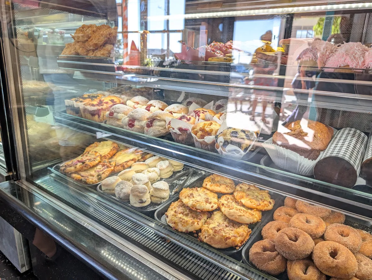 Vibe, Mema's Bakery Cafe