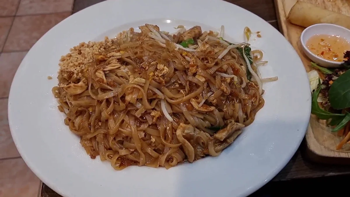 Food & drink, Yum Yum Thai