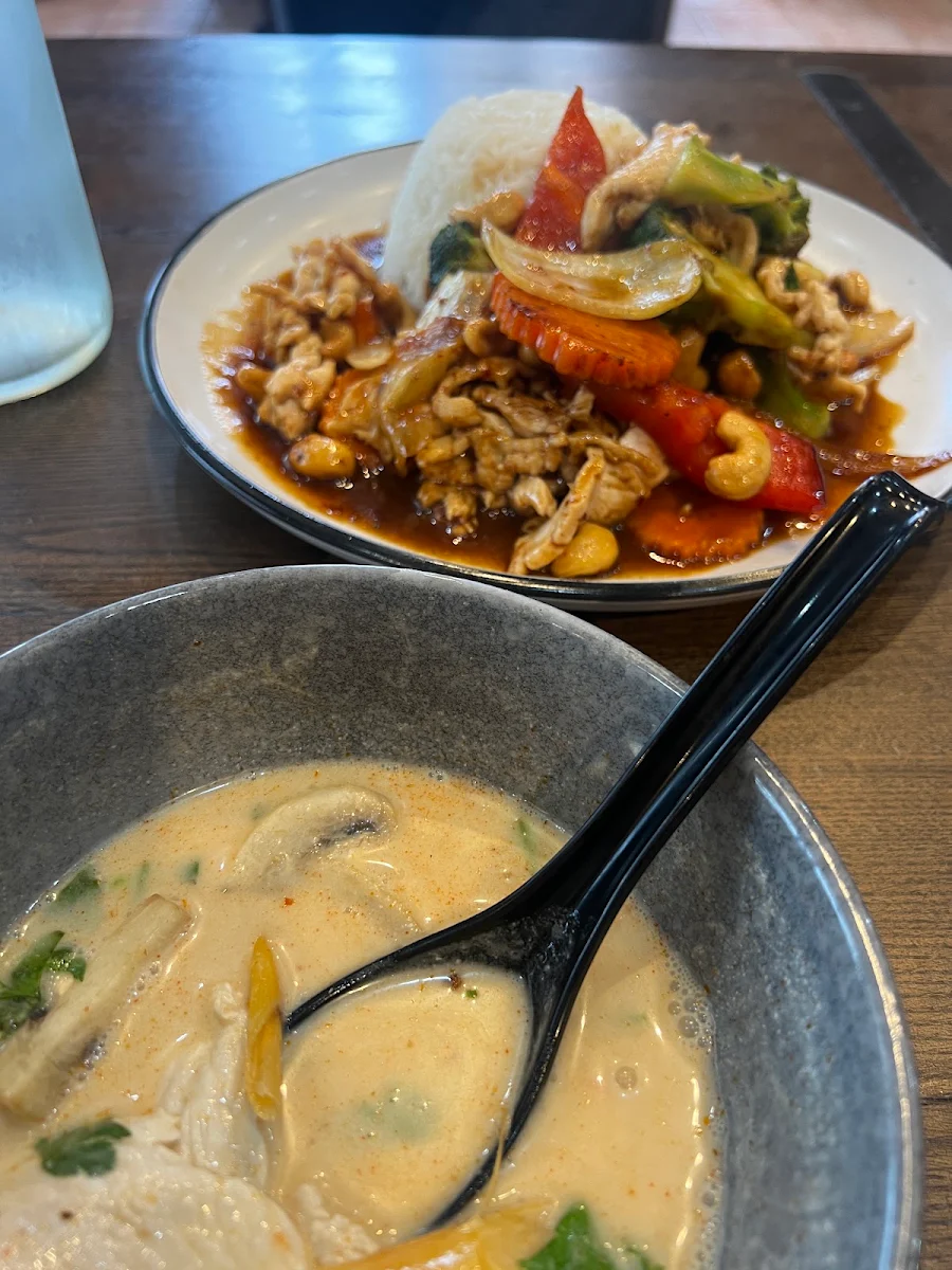Food & drink, Yum Yum Thai