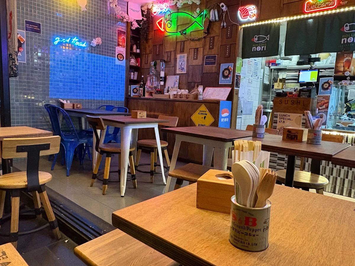 Vibe, Rolling Nori Japanese Cafe