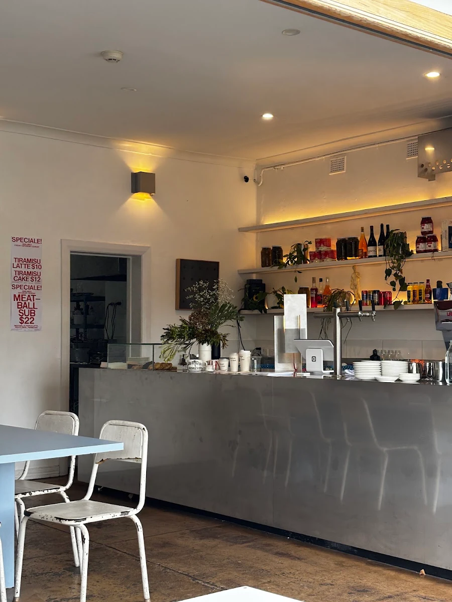 Vibe, Pinco Deli