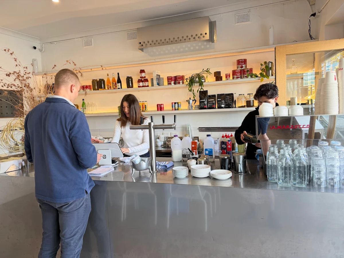 Vibe, Pinco Deli