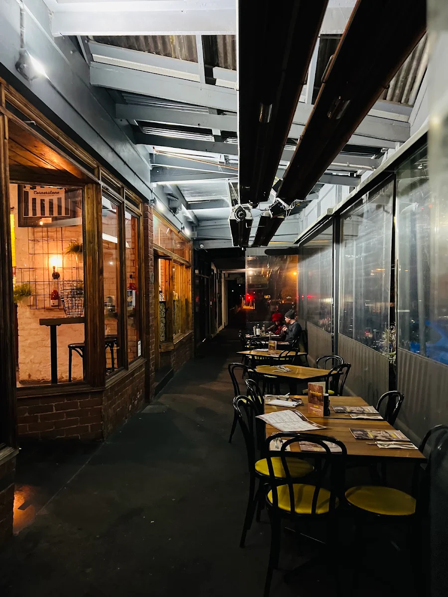 Vibe, Cornerstone Pizzeria e Cucina