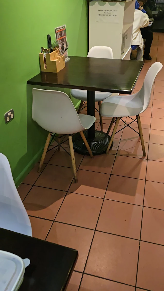 Vibe, Jungle Restaurant