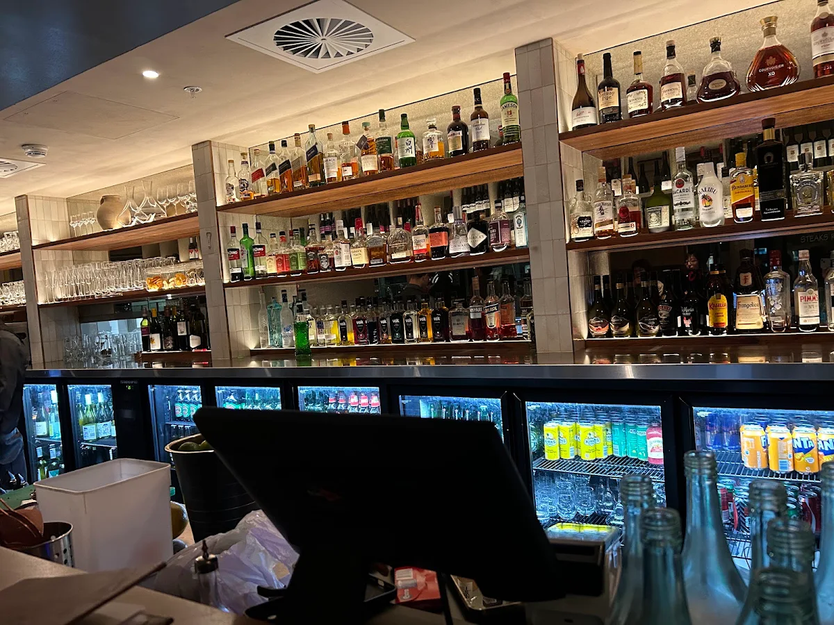 Vibe, Hurricane's Grill Circular Quay