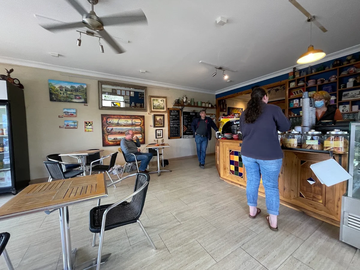 Vibe, Blend Sixty-six Cafe