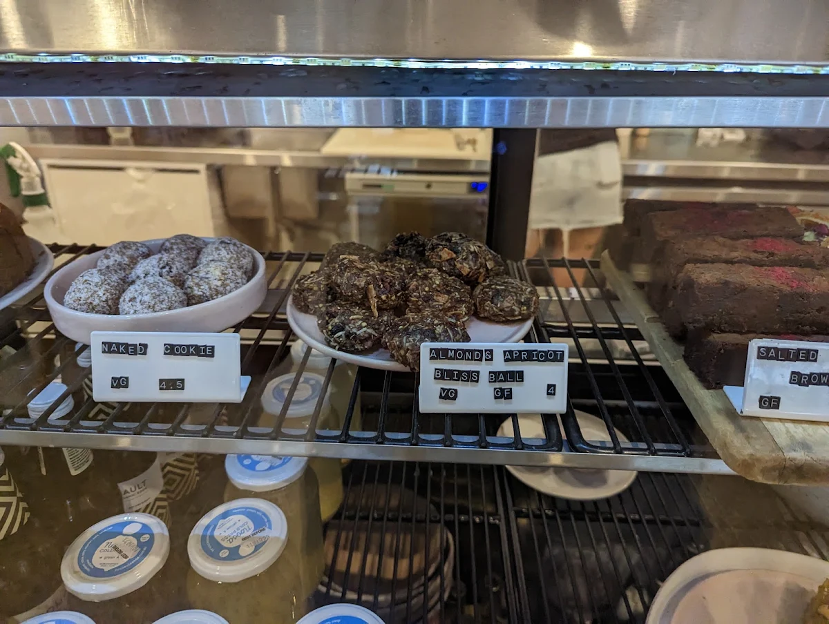 Vibe, VanillaFood Organic Cafe