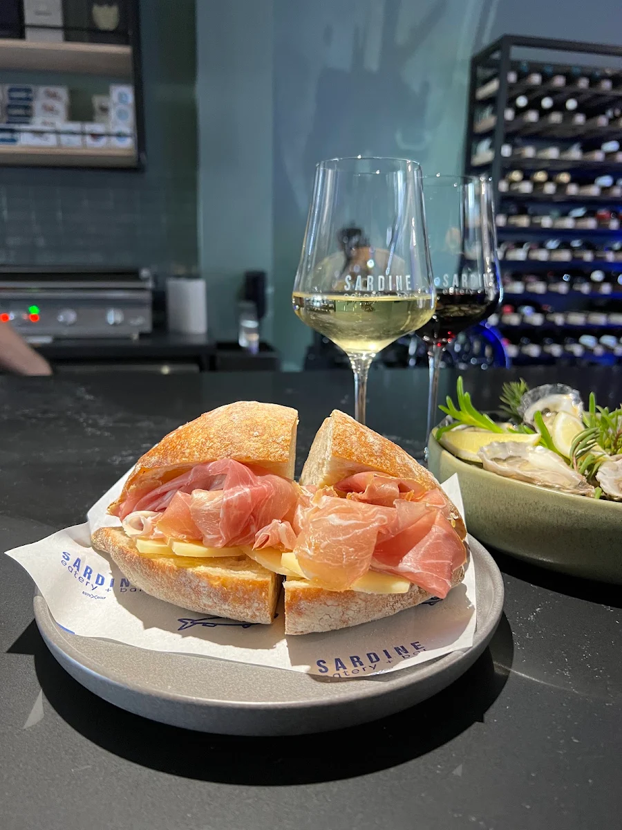 Food & drink, Sardine CANTINA