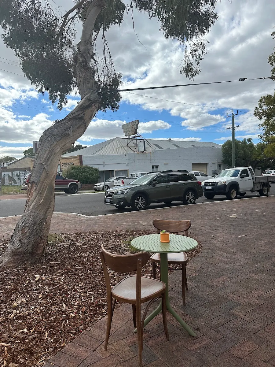 Vibe, Hank's Corner