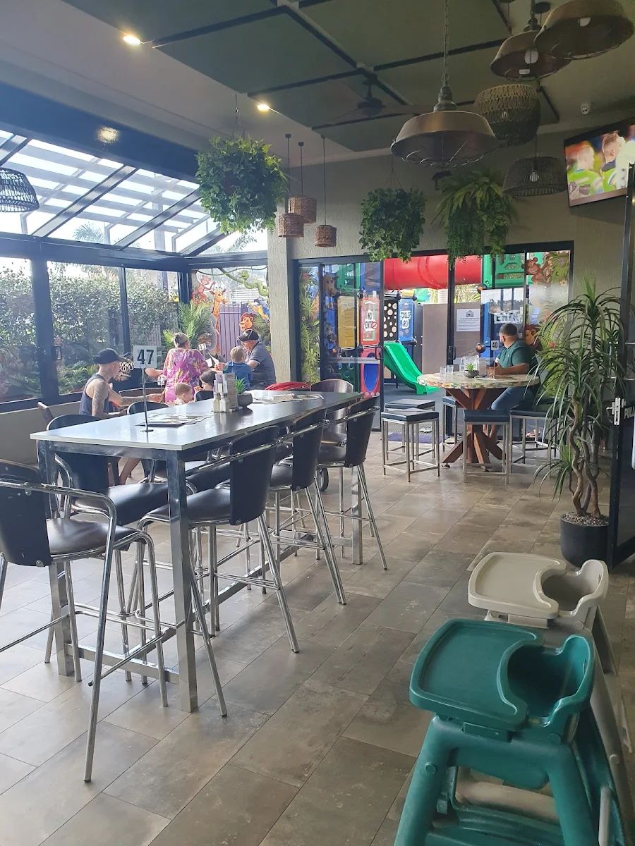 Vibe, Parkhurst Tavern