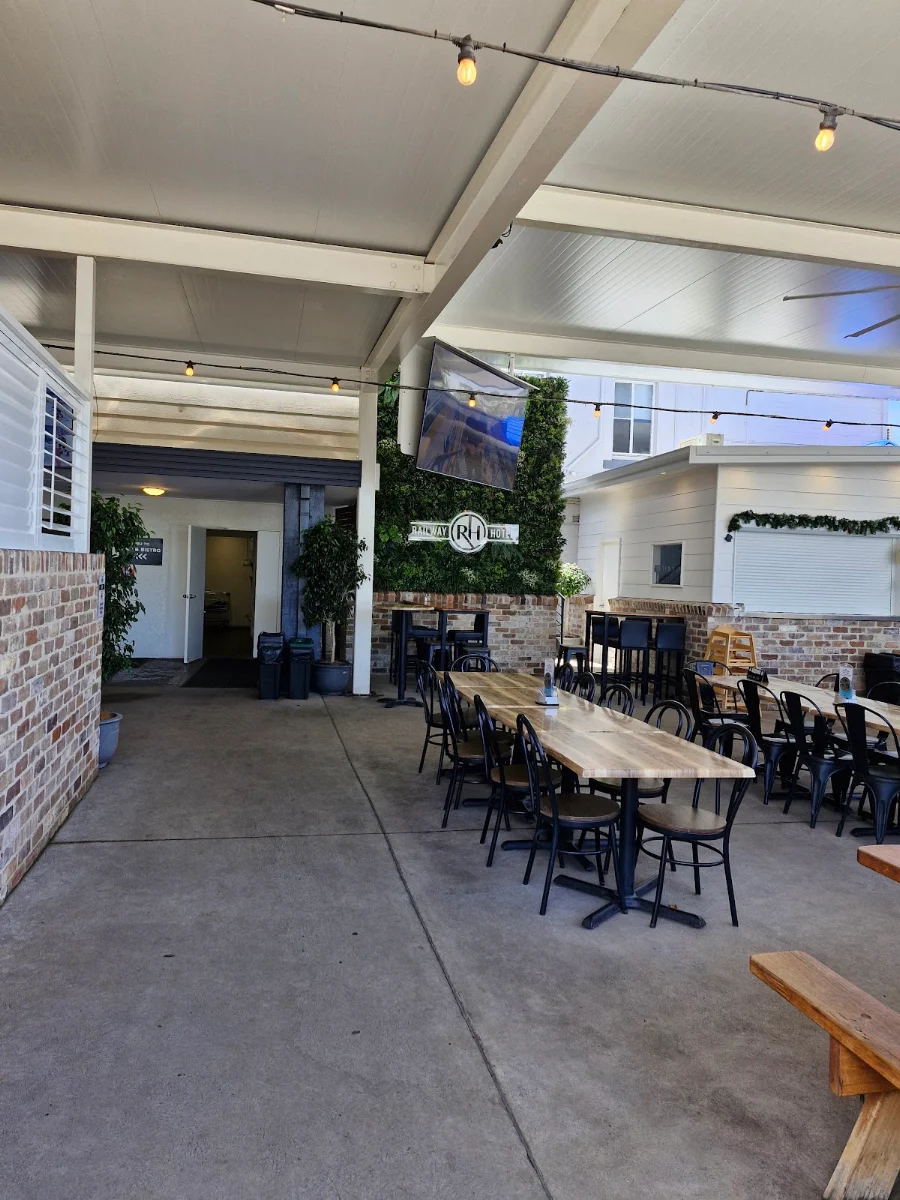 Vibe, Railway Hotel Gunnedah