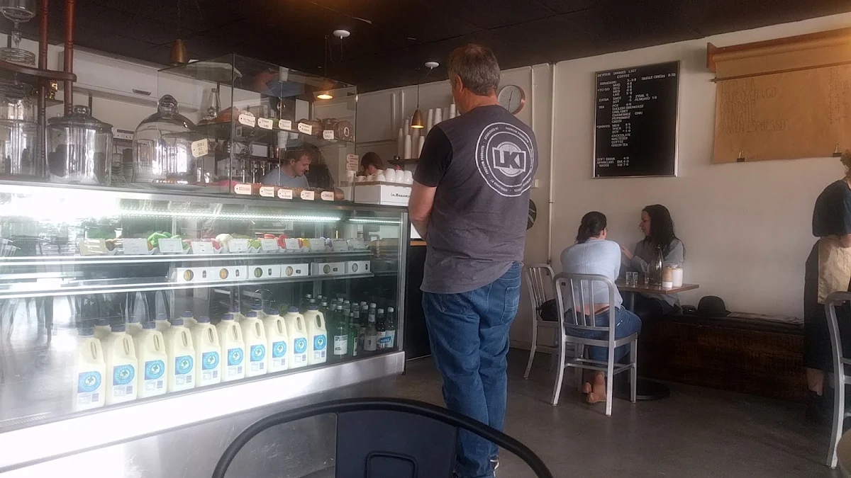 Vibe, Devour Cafe Patisserie