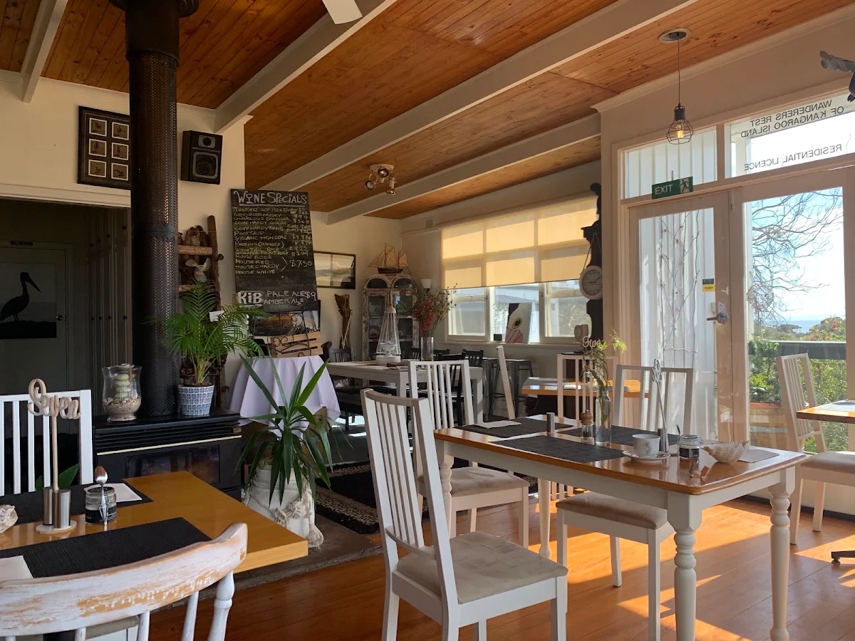 Vibe, Glossy Black Restaurant