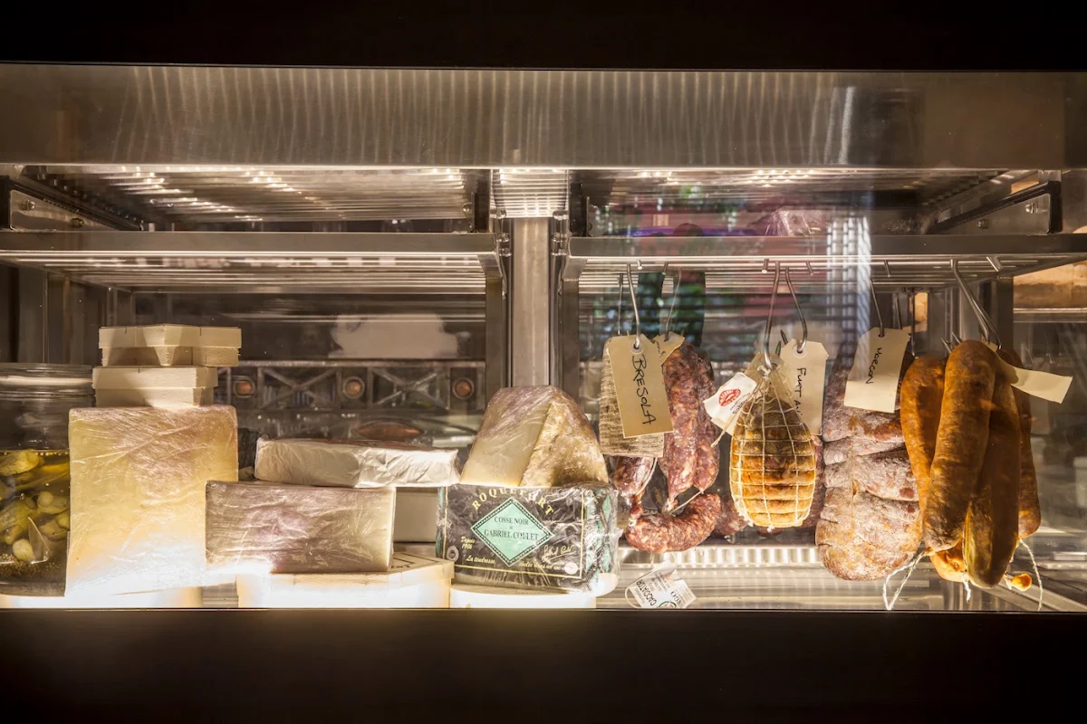 Vibe, Punch Lane Wine Bar & Restaurant