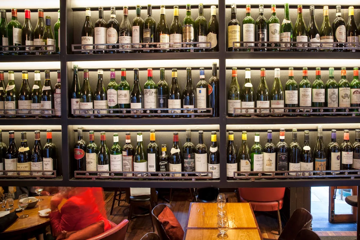 Vibe, Punch Lane Wine Bar & Restaurant