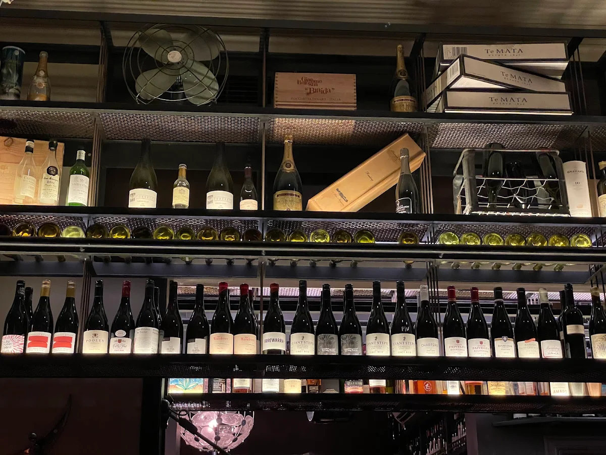 Vibe, Punch Lane Wine Bar & Restaurant