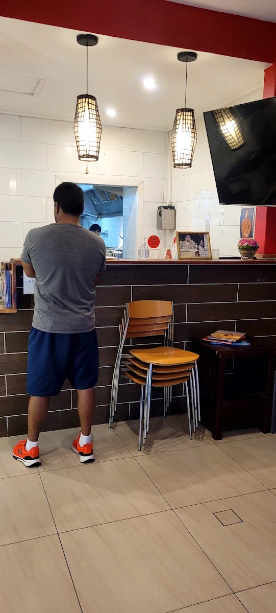 Vibe, SR Thai Restaurant
