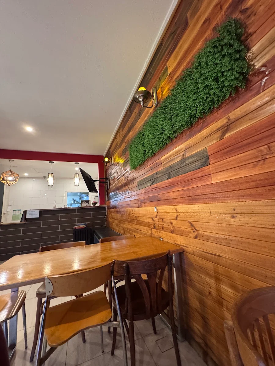 Vibe, SR Thai Restaurant