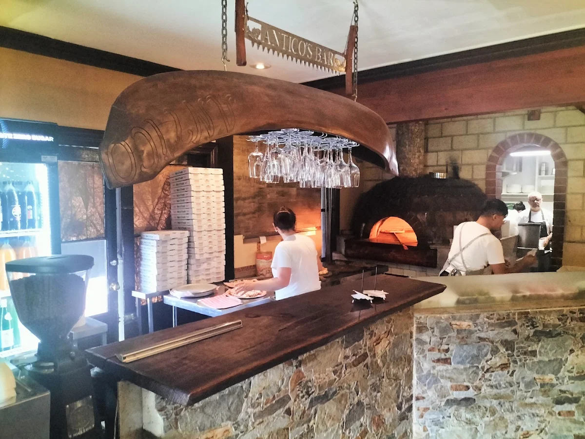 Vibe, Antico Woodfired Pizza