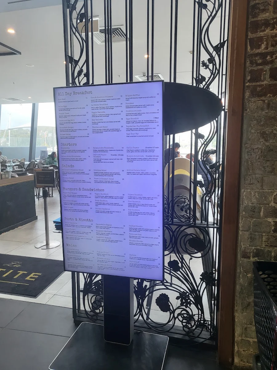 Menu, La Petite Birkenhead