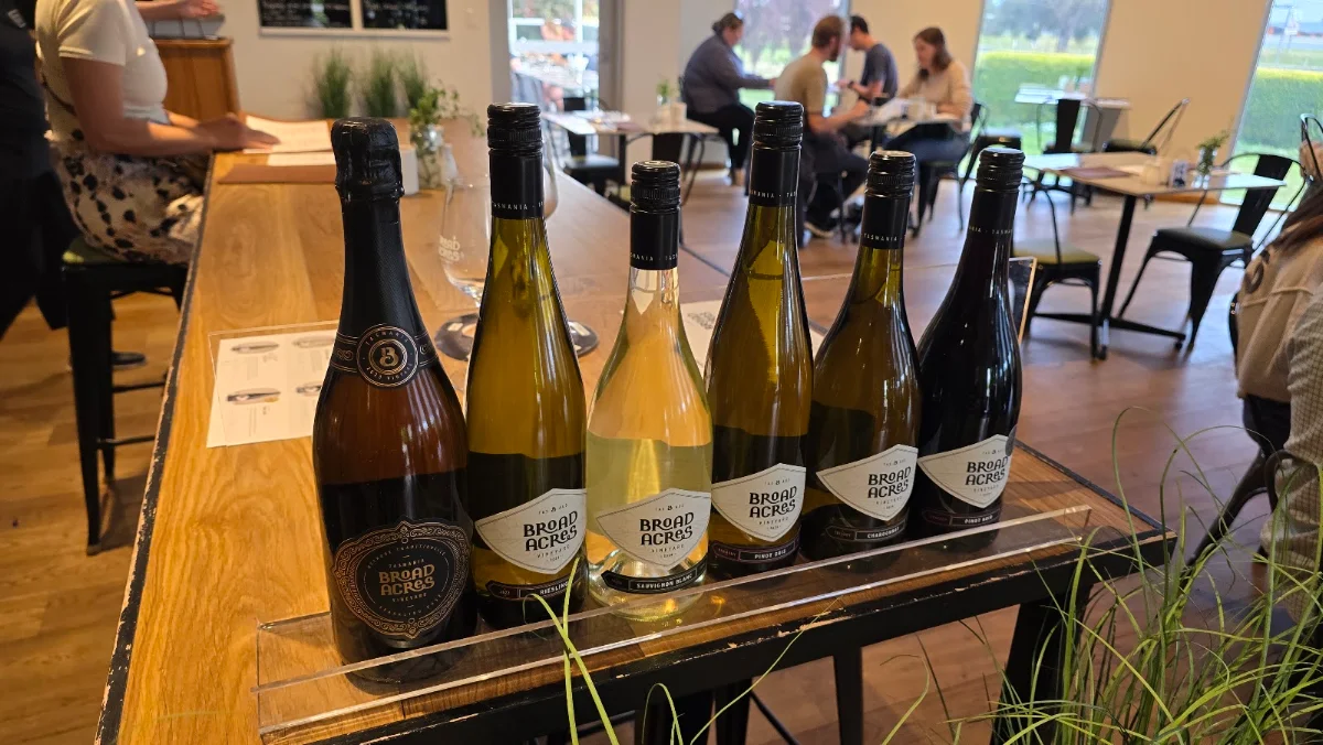 Food & drink, Windows On Westella