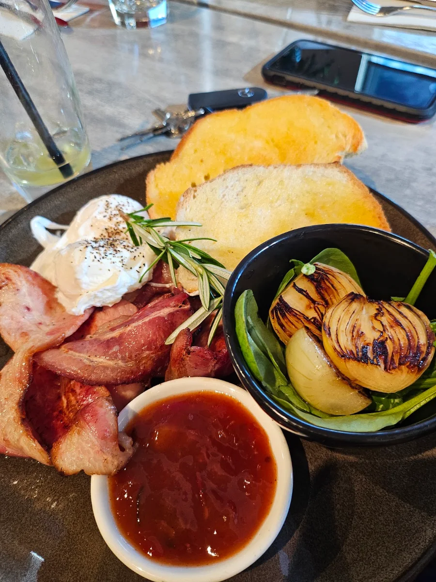 Food & drink, Windows On Westella