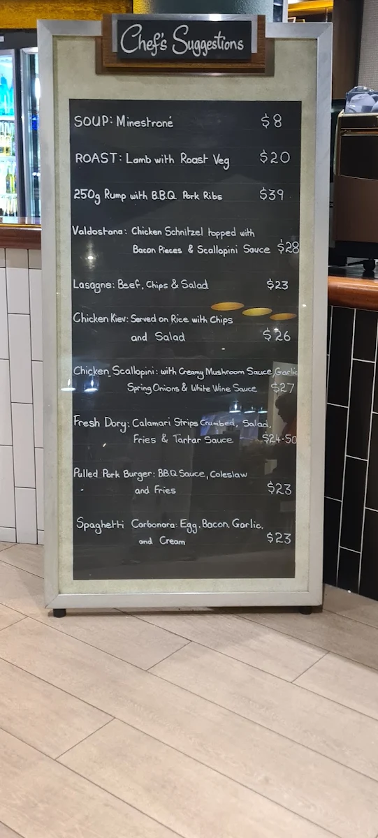 Menu, Mac's Hotel