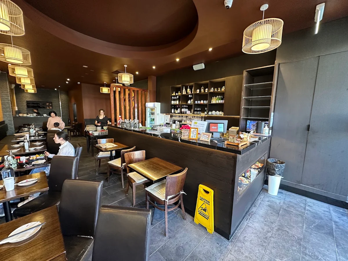 Vibe, KinJo Japanese Restaurant & Sushi Bar