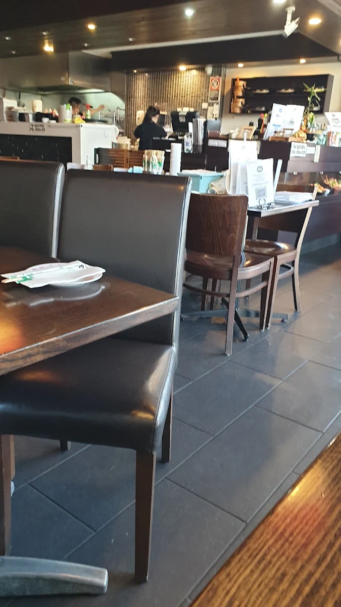 Vibe, KinJo Japanese Restaurant & Sushi Bar