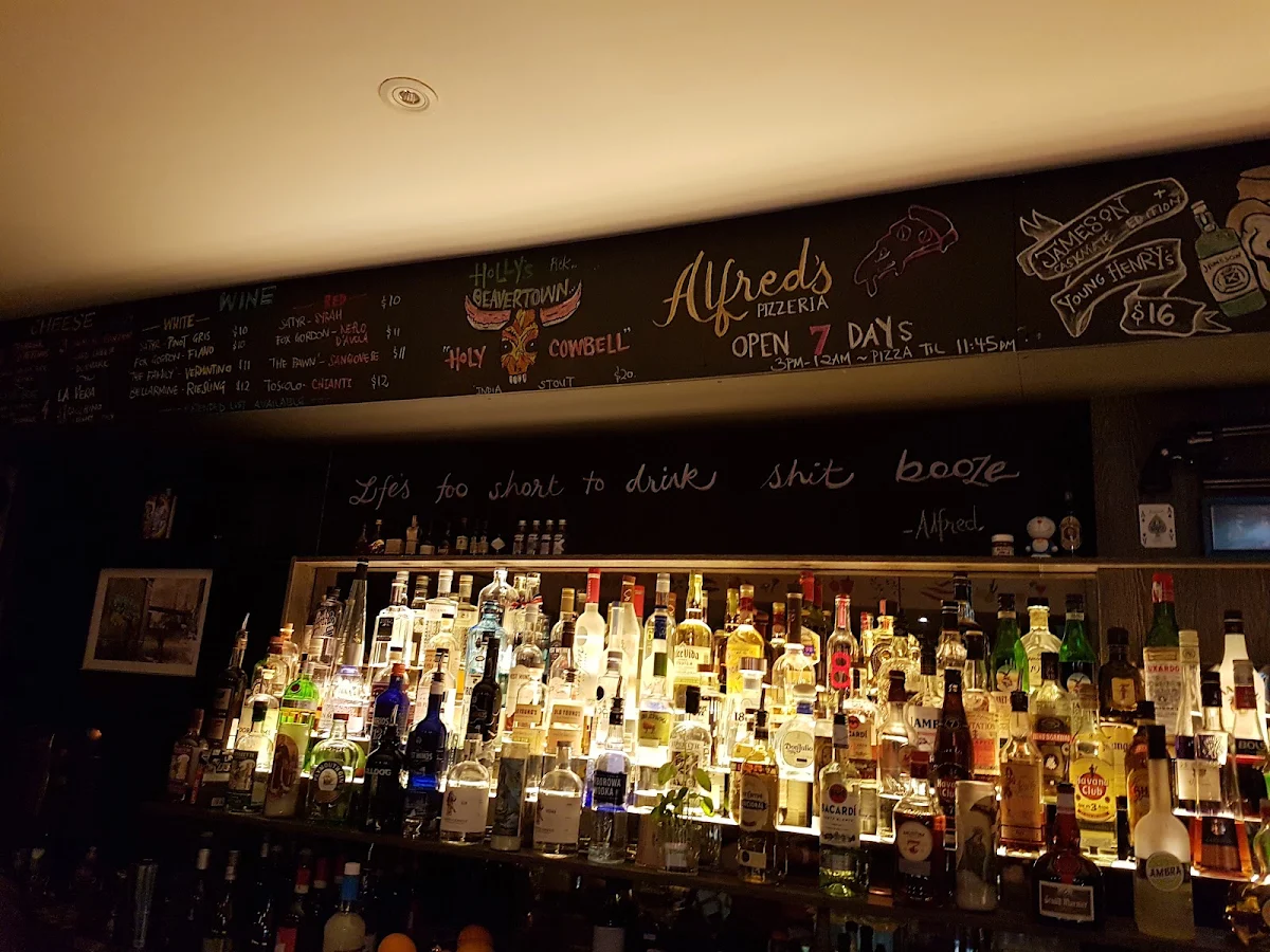 Menu, Alfred's Pizzeria