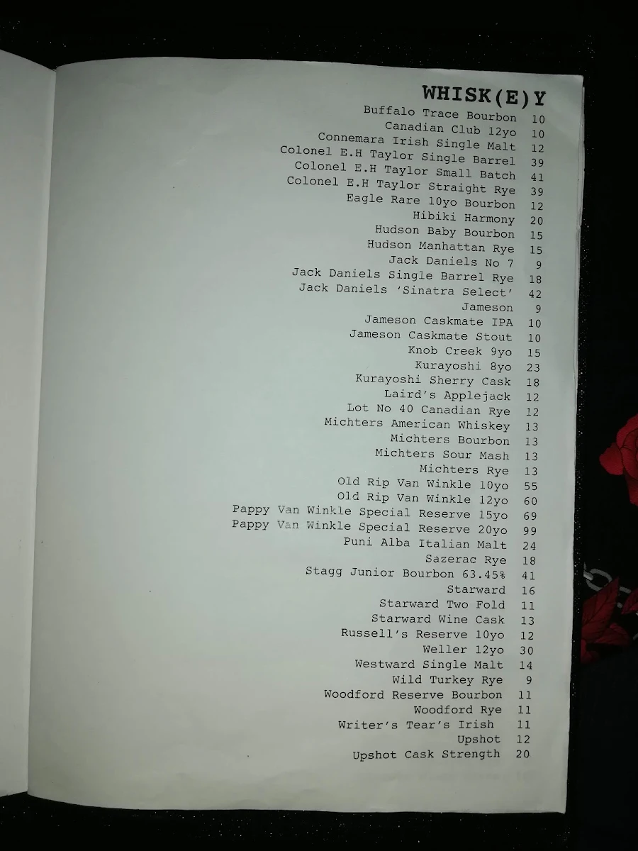 Menu, Alfred's Pizzeria