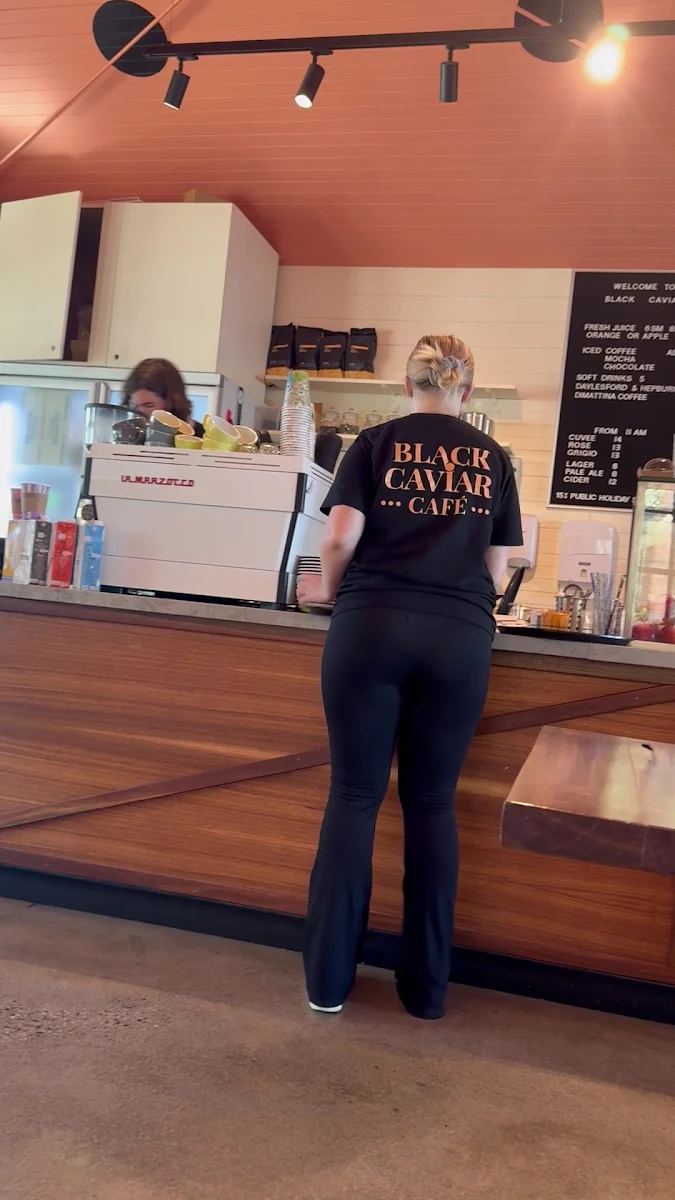 Vibe, Black Caviar Cafe