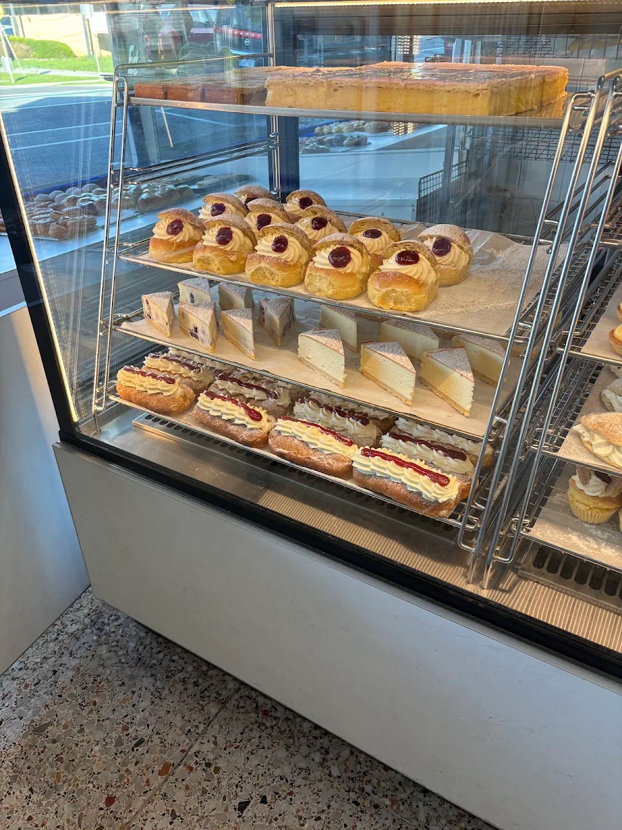 Vibe, Sargent's Cakes